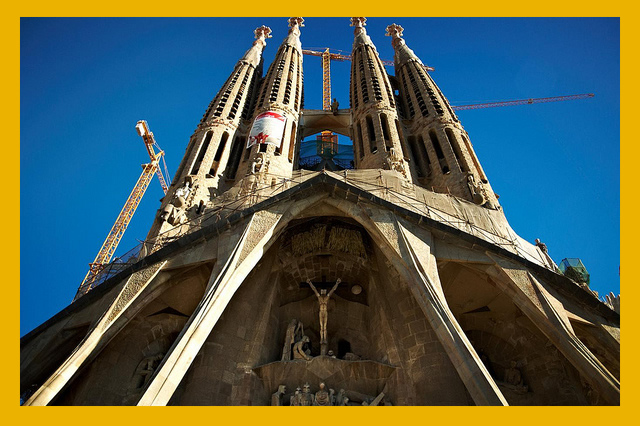 En Taxi por Sagrada Familia | Under Creative Commons by  Moyan Brenn